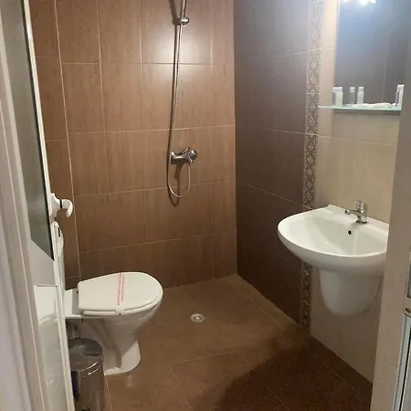 Хотел семеен примо 3*