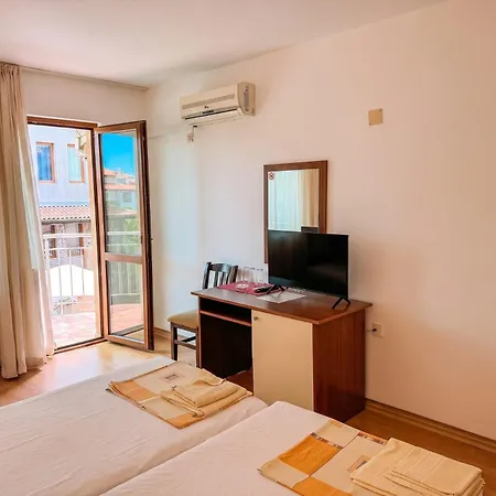 Otel семеен примо Family Primo 3*